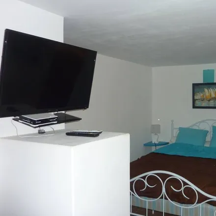 Rent this 2 bed apartment on Var