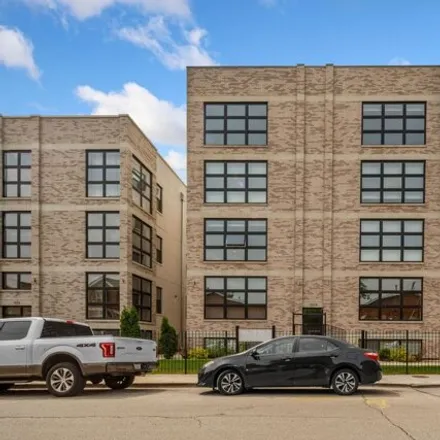 Buy this 3 bed condo on 1215 East 46th Street in Chicago, IL 60615