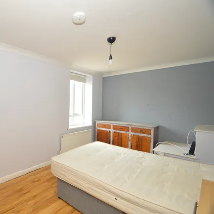 Rent this 1 bed room on 12 Chelsea Grove in Newcastle upon Tyne, NE4 5NL