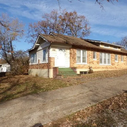 Image 2 - 953 East Main Street, Willow Springs, Howell County, MO 65793, USA - House for sale