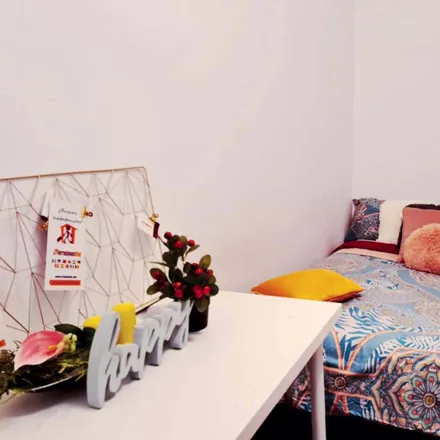 Rent this 17 bed room on Calle de la Concepción Jerónima in 24, 28012 Madrid