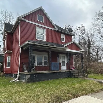 Buy this 4 bed house on 181 Wayne Avenue in Youngstown, OH 44502