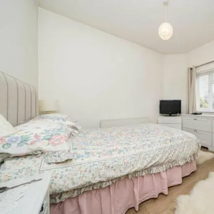 Image 5 - 254 Kew Road, London, TW9 3EG, United Kingdom - Apartment for sale