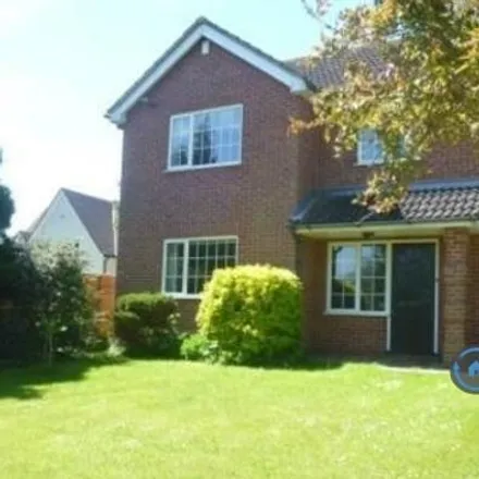 Rent this 4 bed house on Lowfield Road in Reading, RG4 6PB