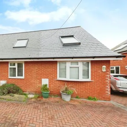 Buy this 2 bed house on Dubcycle.co in 199 London Road, Dover