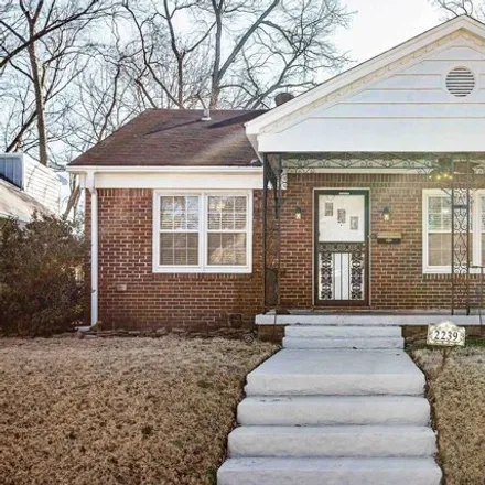 Buy this 3 bed house on 2237 Vinton Avenue in Lenox, Memphis