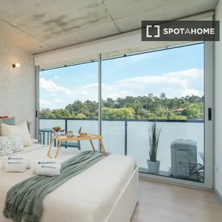 Rent this 2 bed apartment on Avenida Dom João II in 4430-415 Vila Nova de Gaia, Portugal