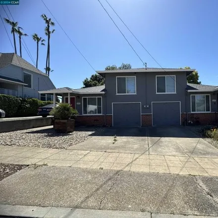 Buy this 2 bed house on 1482 Brown Street in Martinez, CA 94553