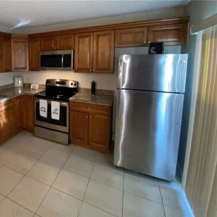 Image 3 - 998 9th Way, West Palm Beach, FL 33407, USA - Townhouse for rent
