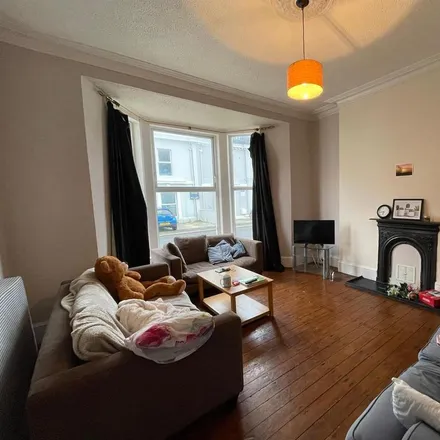 Image 5 - 27 Hill Park Crescent, Plymouth, PL4 8JQ, United Kingdom - House for rent