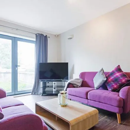 Rent this 4 bed townhouse on Meanwood Road / Farm Hill South in Meanwood Road, Leeds