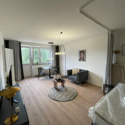 Rent this 1 bed apartment on Hellbrookkamp 35 in 22177 Hamburg, Germany