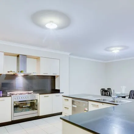 Image 7 - Claremont Street, Craigieburn VIC 3064, Australia - Apartment for rent
