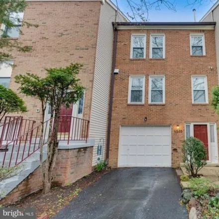 Buy this 2 bed house on Pinecrest Loop in Lincolnia, Fairfax County
