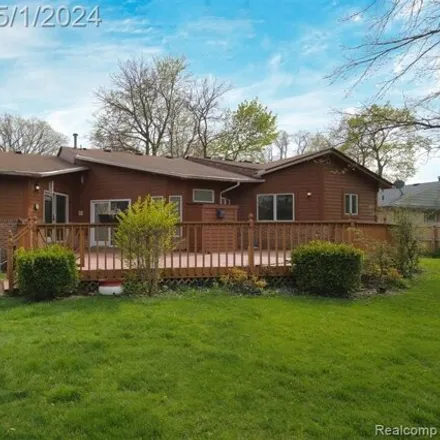 Image 3 - 17492 Westland Avenue, Southfield, MI 48075, USA - House for sale