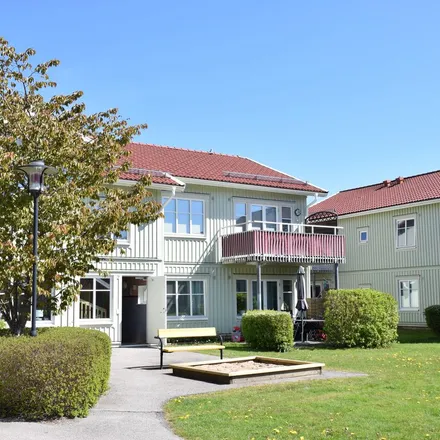 Rent this 3 bed apartment on Ängsklockegatan in 441 58 Alingsås, Sweden