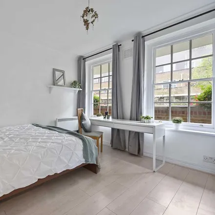 Image 3 - Vicarage Crescent, London, SW11 3LA, United Kingdom - Apartment for rent