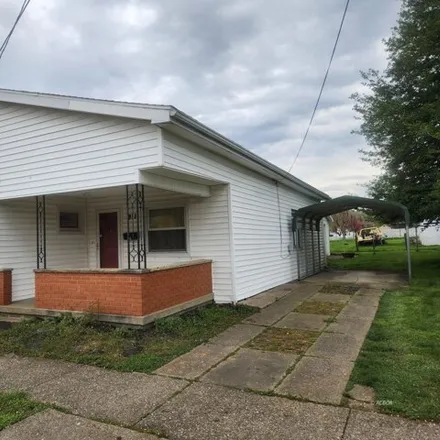 Buy this 3 bed house on William Ann Motel in 3rd Avenue, Gallipolis