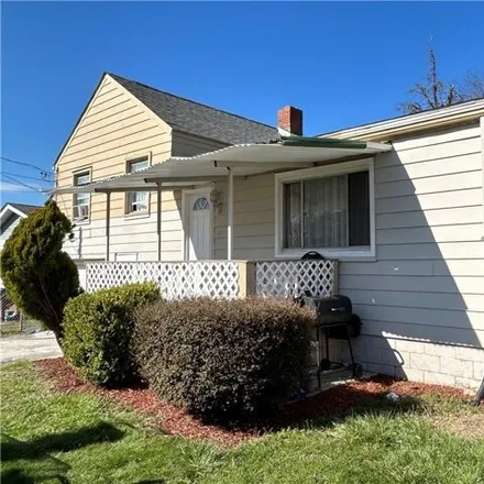 Image 1 - 225 Poplar Street, Monroeville, PA 15146, USA - House for sale