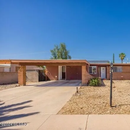 Buy this 3 bed house on 7621 East 35th Street in Tucson, AZ 85710