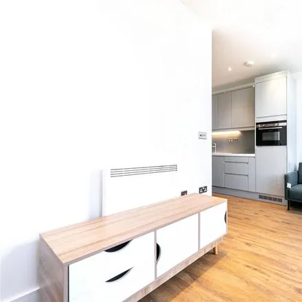 Image 3 - West Gate, London, W5 1UL, United Kingdom - Apartment for rent