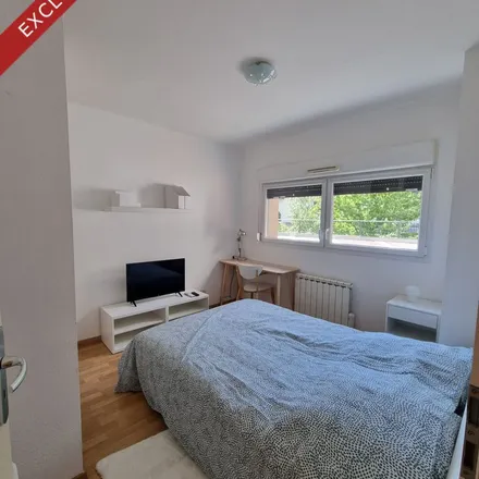 Rent this 3 bed apartment on 22 Rue de la Chapelle in 68330 Huningue, France