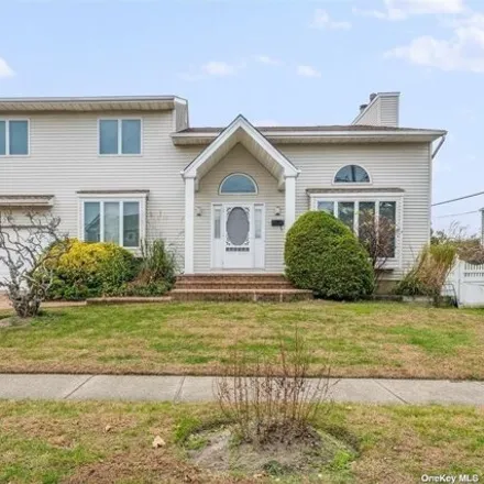 Rent this 4 bed house on 101 Fulton Avenue in Village of Atlantic Beach, Hempstead