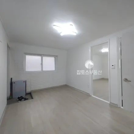 Rent this 2 bed apartment on 서울특별시 강남구 논현동 196-7