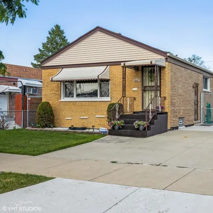 Buy this 3 bed house on 4531 South Laramie Avenue in Chicago, IL 60638