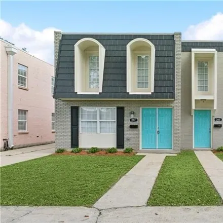 Rent this 3 bed townhouse on 205 West Kenilworth Street in Lakeview, New Orleans