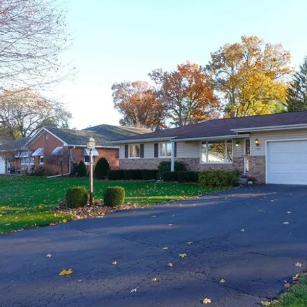 Buy this 3 bed house on Circle Drive in Galesburg, IL 61401