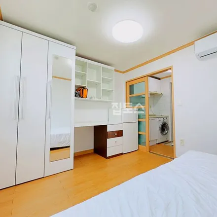 Image 3 - 서울특별시 관악구 봉천동 879-12 - Apartment for rent