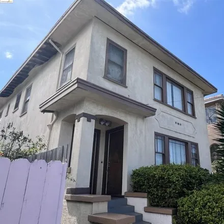 Buy this 4 bed house on 863 40th Street in Oakland, CA 94609