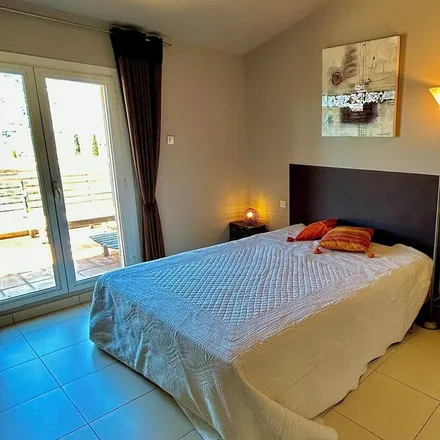 Rent this 3 bed apartment on 06590 Théoule-sur-Mer