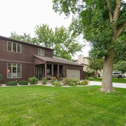 Buy this 4 bed house on 5 Quarry Road in Mason City, IA 50401
