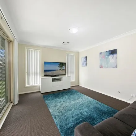 Image 3 - Golden Whistler Avenue, Aberglasslyn NSW 2320, Australia - Apartment for rent