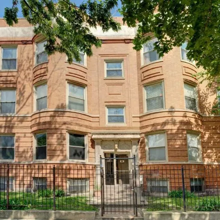 Buy this 2 bed house on 4013-4015 South Calumet Avenue in Chicago, IL 60615