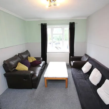 Rent this 5 bed apartment on Beauty on the Outside in Chiltern Drive, London