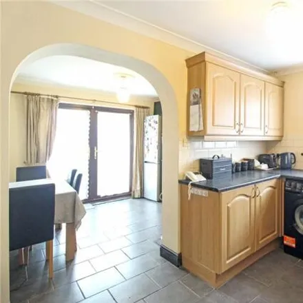 Image 4 - Southernhay, Leigh on Sea, SS9 5PE, United Kingdom - House for sale