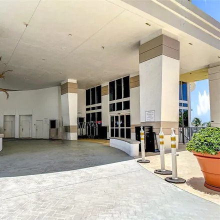 Image 7 - Doubletree Ocean Point Beach Resort, 17375 Collins Avenue, Sunny Isles Beach, FL 33160, USA - Condo for rent