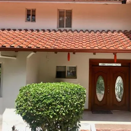 Buy this 5 bed house on Colegio El Sauce in Avenida Oswaldo Guayasamín, 170184