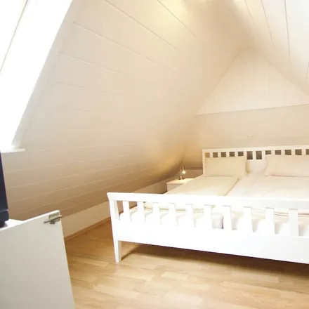 Rent this 3 bed house on Flugplatz Norden-Norddeich in Westerlooger Strohweg 5, 26506 Norden