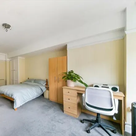 Image 3 - Trinity Court, Gray's Inn Road, London, WC1X 8JT, United Kingdom - Apartment for rent