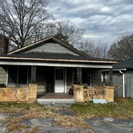 Buy this 2 bed house on 834 West Main Street in LaFayette, GA 30728