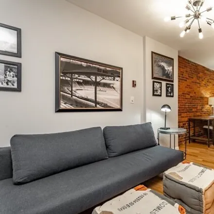 Rent this studio apartment on 8 in 10, 12 Battery Street