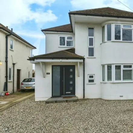 Buy this 4 bed duplex on Beechwood Avenue in St. Albans, Hertfordshire