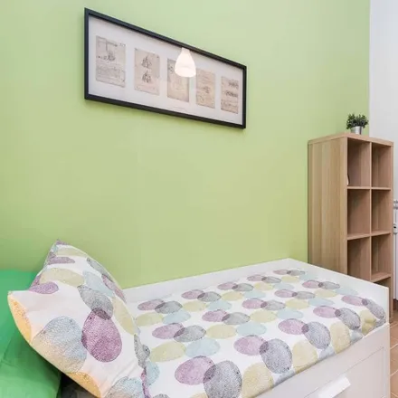 Rent this 3 bed room on Pizzalogia in Viale dello Scalo San Lorenzo, 85