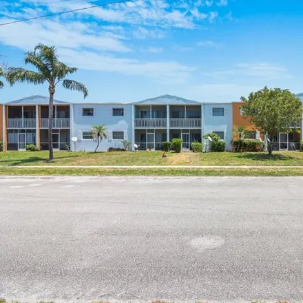Buy this 2 bed condo on 1563 Crescent Circle in Lake Park, Palm Beach County