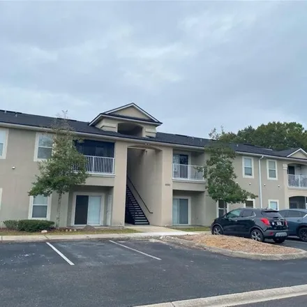 Buy this 2 bed condo on 4898 Playpen Drive in Oak Hill Park, Jacksonville