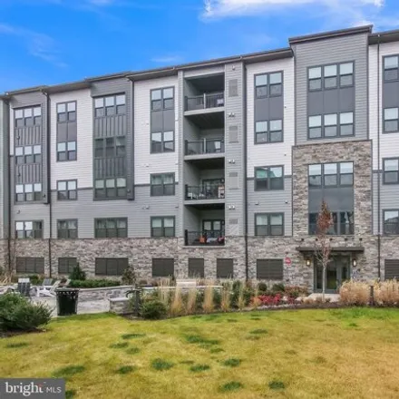 Buy this 2 bed condo on 12875 Eastpark Drive in McNair, Fairfax County